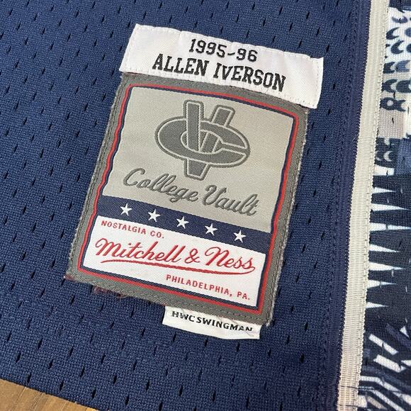 Mitchell & Ness Men’s M Georgetown Hoyas Allen Iverson #3 Jersey ‘95-‘96 College - Picture 3 of 10